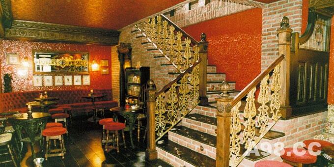 主题酒吧楼梯设计