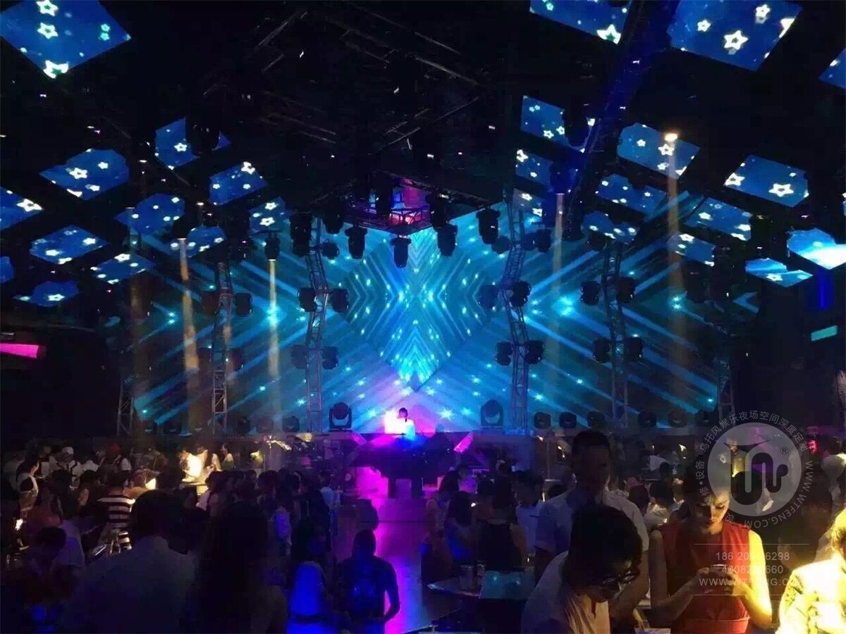 大型酒吧设计大厅灯光舞台舞美现场图