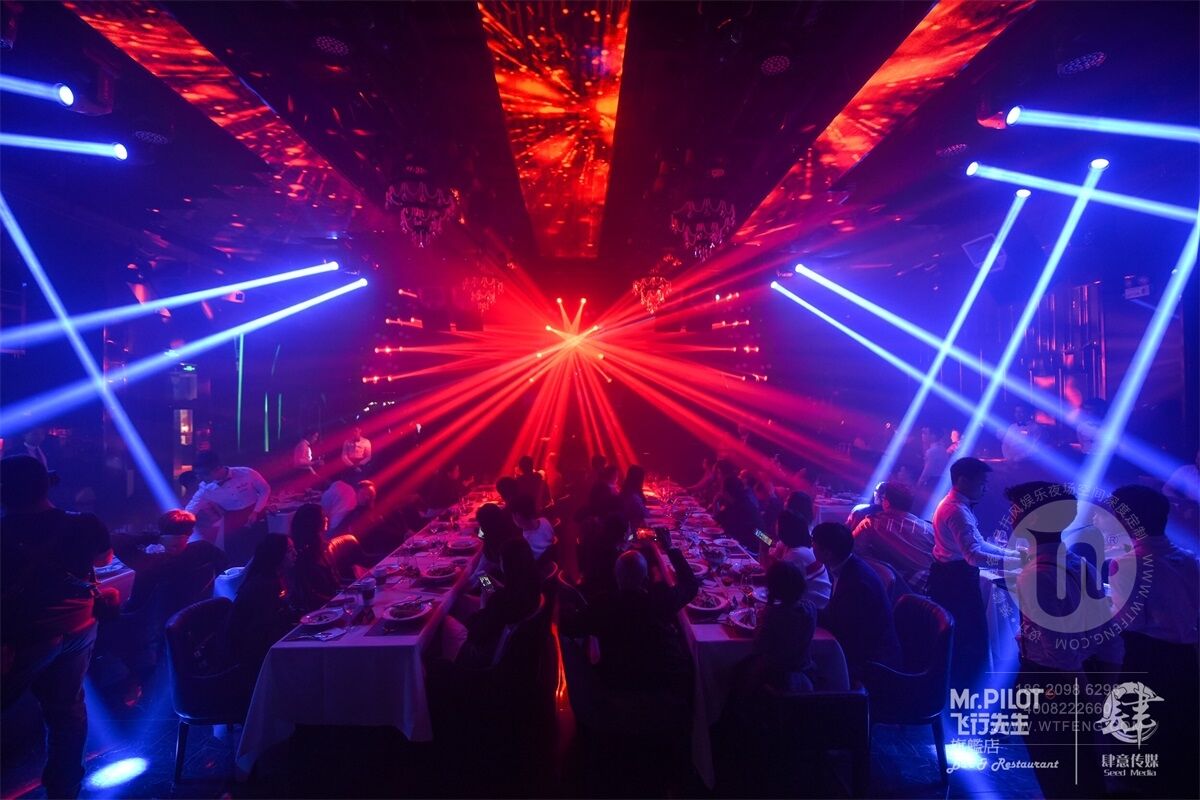 大型音乐餐吧设计灯光效果氛围